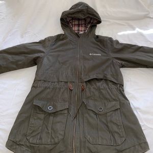 Columbia khaki flannel lined women’s cargo jacket